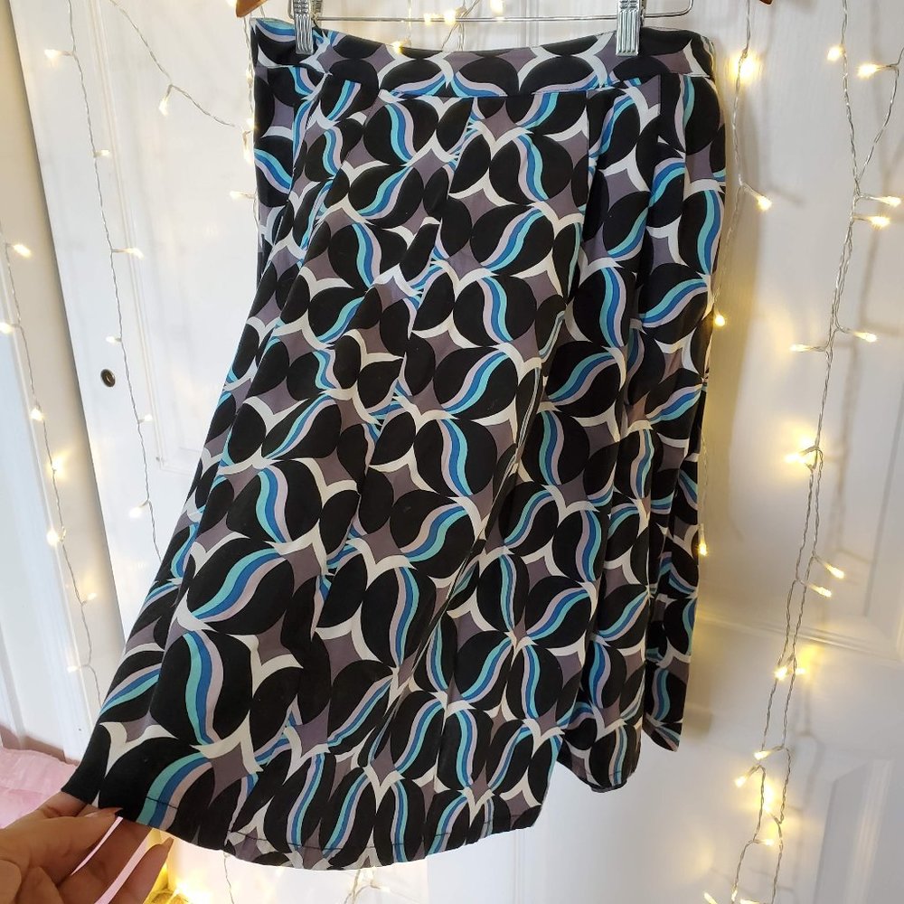 Retro Cool Toned Abstract Butterfly Pattern Pleat… - image 2